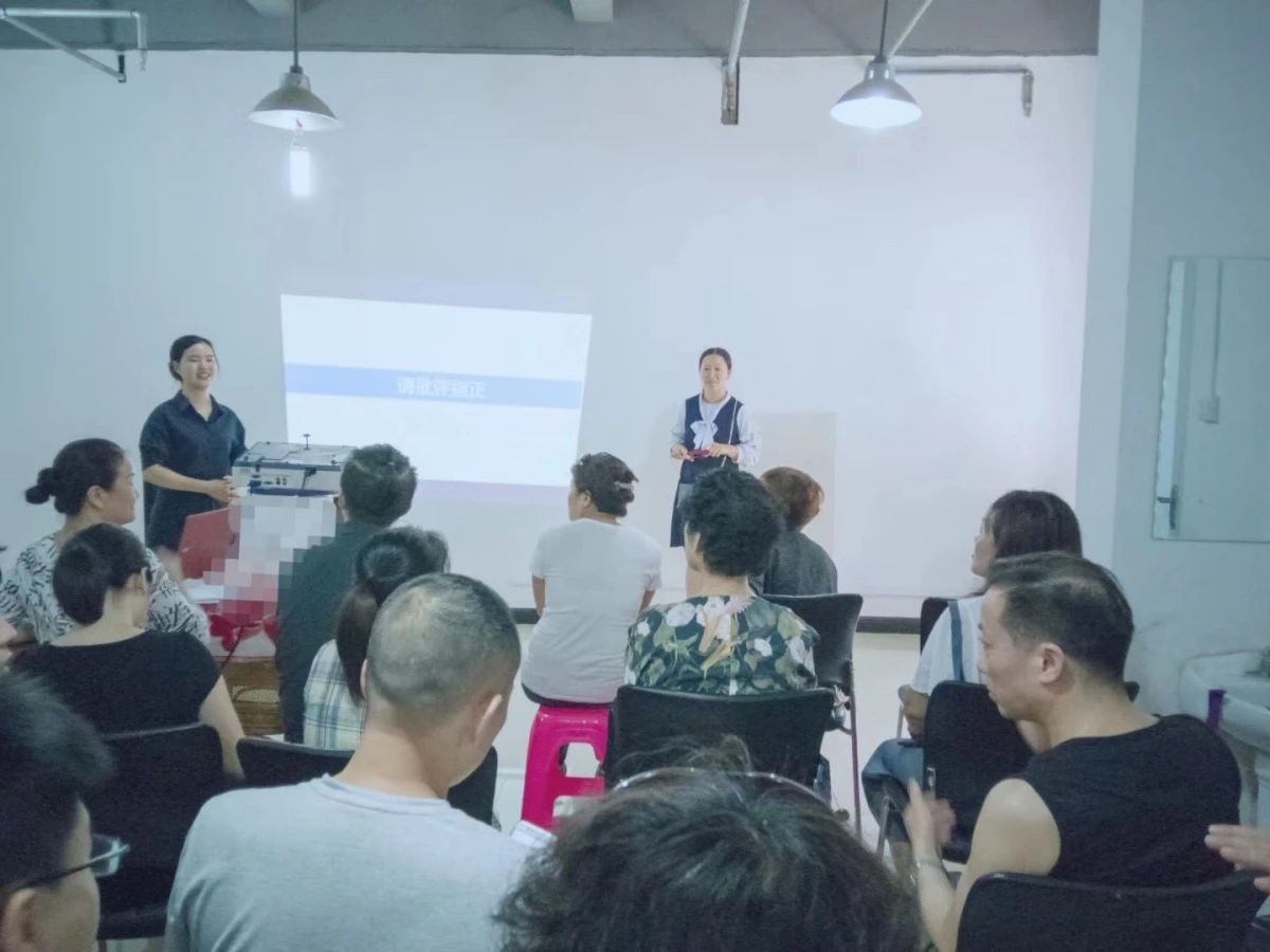 【博觀公益】業(yè)主大會(huì)公益培訓(xùn),隨時(shí)找博觀智庫(kù)——博觀智庫(kù)為城投瀚城小區(qū)業(yè)主大會(huì)志願(yuàn)者提供公益培訓(xùn)